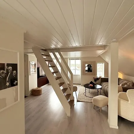 شقة Historic Old Town 2br Duplex, Sea Views & Balcony