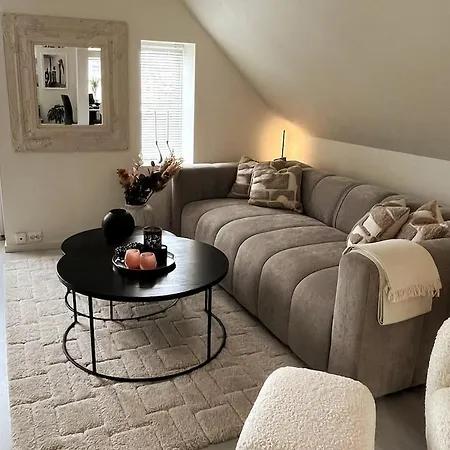 شقة Historic Old Town 2br Duplex, Sea Views & Balcony