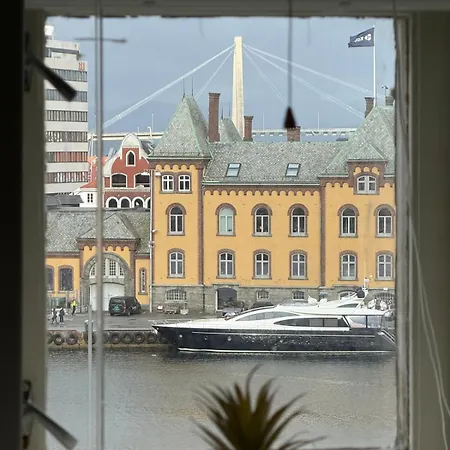 Panoramic Sea-view With Balcony Centre Апартаменты