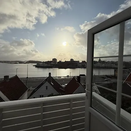 Historic Old Town 2br Duplex, Sea Views & Balcony ستافانجر