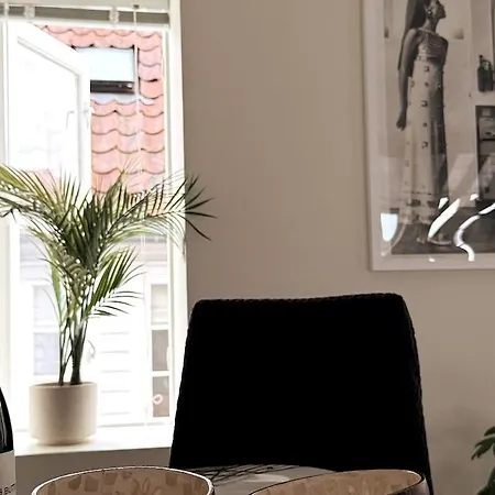 Historic Old Town 2br Duplex, Sea Views & Balcony شقة ستافانجر
