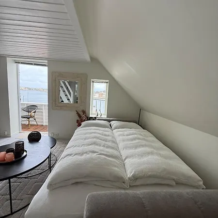 Historic Old Town 2br Duplex, Sea Views & Balcony * ستافانجر