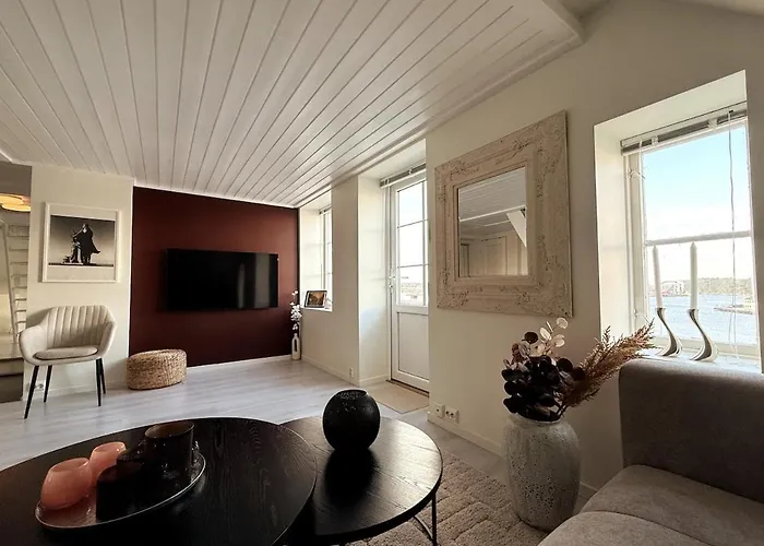 Panoramic Sea-view With Balcony Centre شقة *