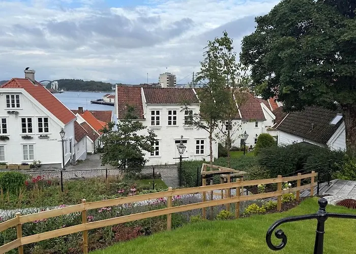 Panoramic Sea-view With Balcony Centre
